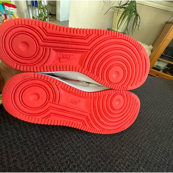 Crimson AF1 size 9.5 - Picture 2 of 5